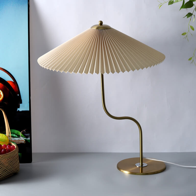 Stilvolle UmbrellaLamp Tischlampe für warmes Ambiente