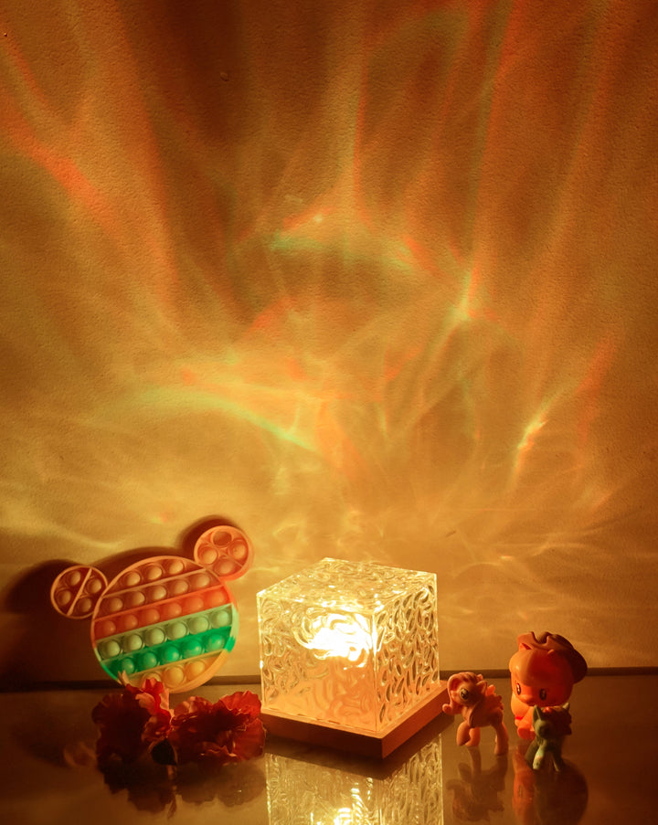 Moderne LED-Tischlampe mit Nordlicht-Effekt