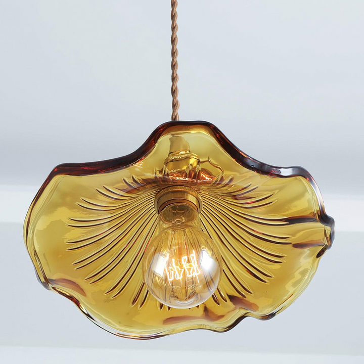 Elegante Glas-Pendelleuchte mit Hibiskusblüten