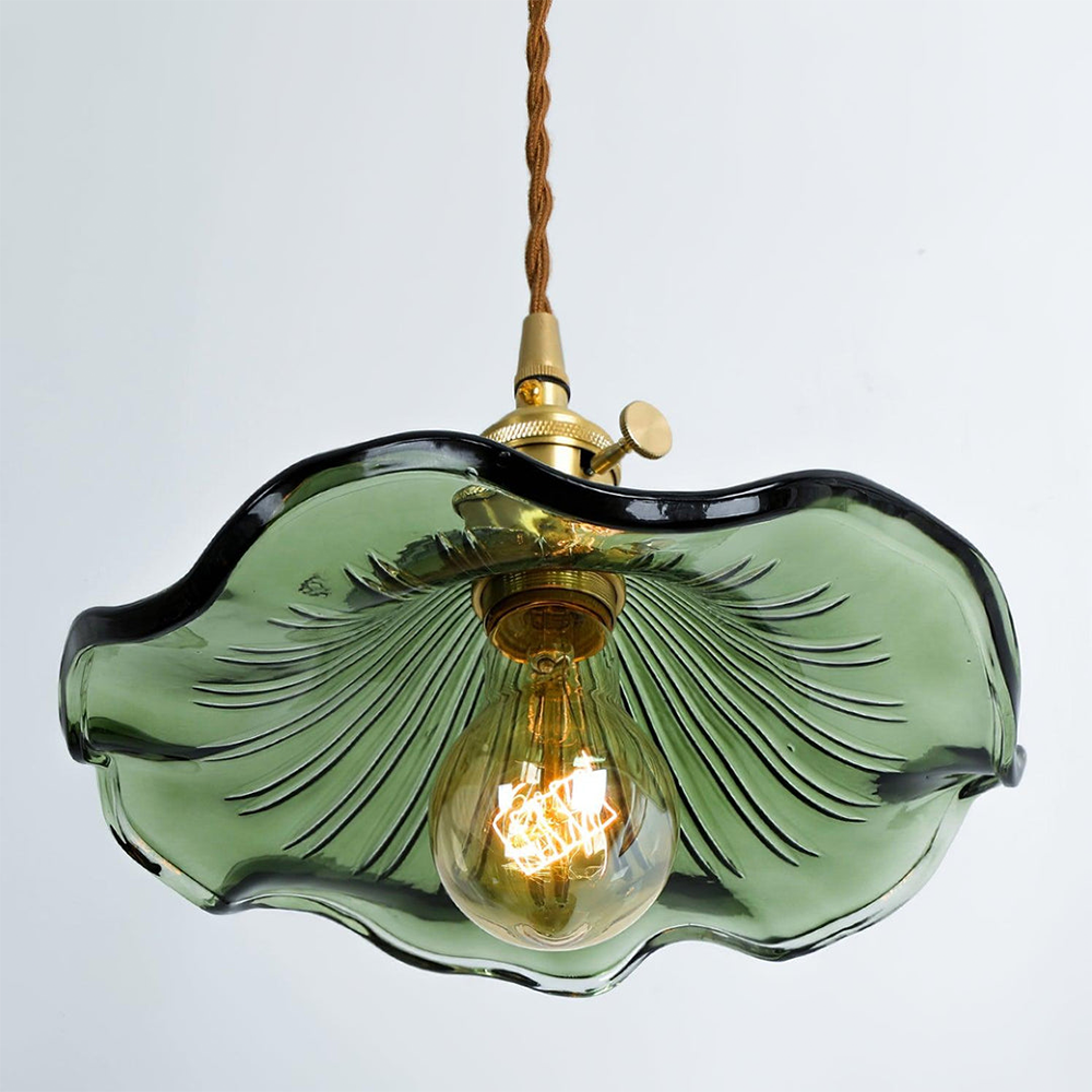 Elegante Glas-Pendelleuchte mit Hibiskusblüten