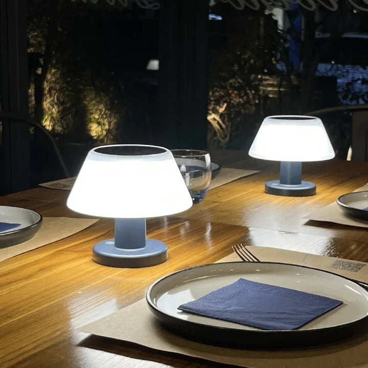 Solarbetriebene Tischlampe für Innen- und Außenbereich