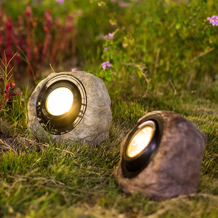 Outdoor Solarlampe in Steinoptik für stimmungsvolle Beleuchtung