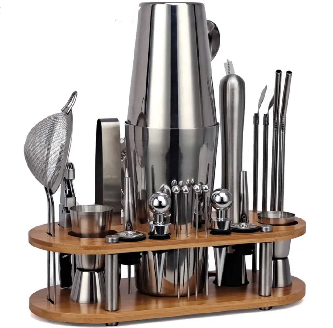 "23-teiliges Bartender-Set aus Edelstahl, vielseitig und hochwertig, mit Shaker, Jigger und Zubehör für Cocktails."