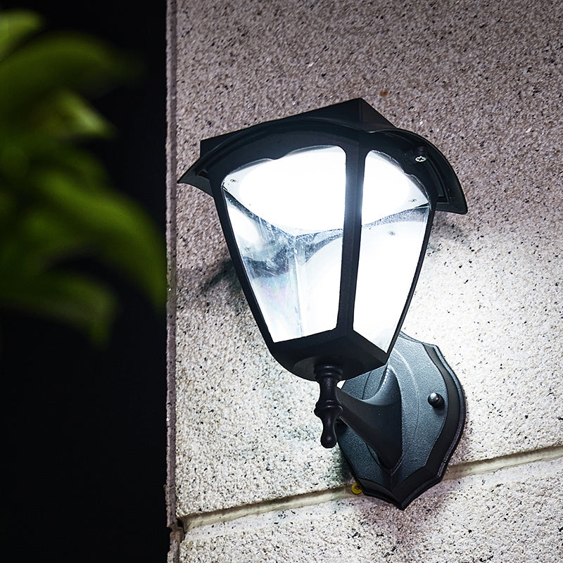 Solarbetriebene schwarze Wandlampe für Außenbereich
