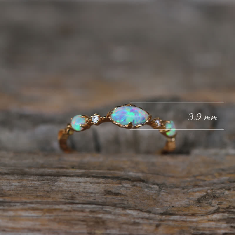 Goldener Opalring mit 3,9 mm Opalsteinen, elegantes Design, Schmuck für Damen.
