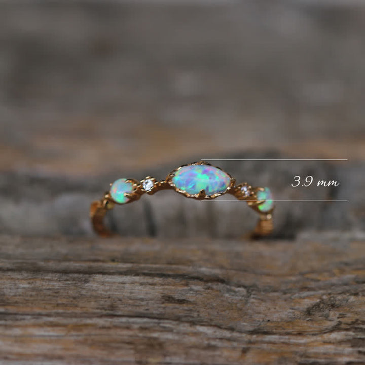 Goldener Opalring mit 3,9 mm Opalsteinen, elegantes Design, Schmuck für Damen.
