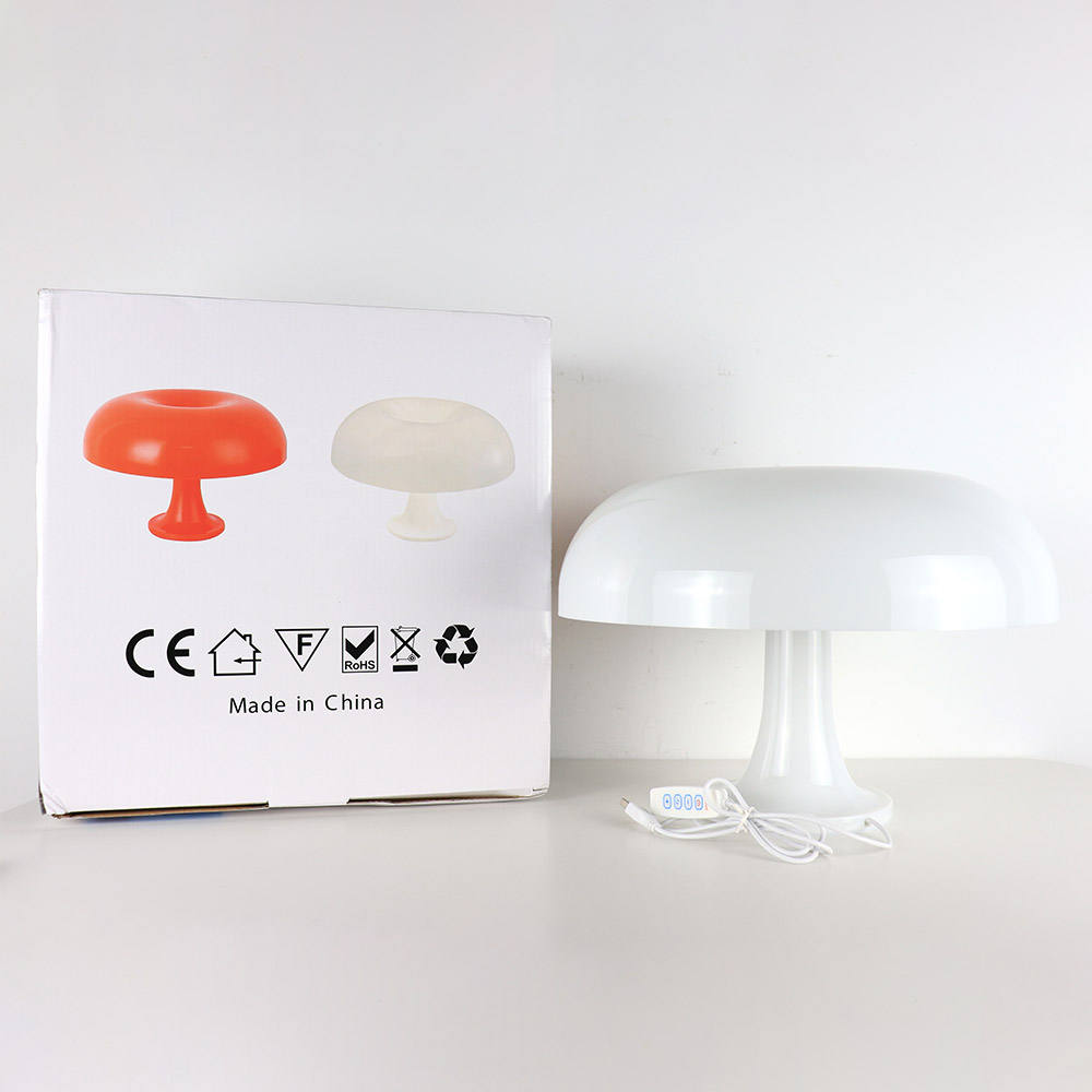 Minimalistische Tischlampe im skandinavischen Pilz-Stil