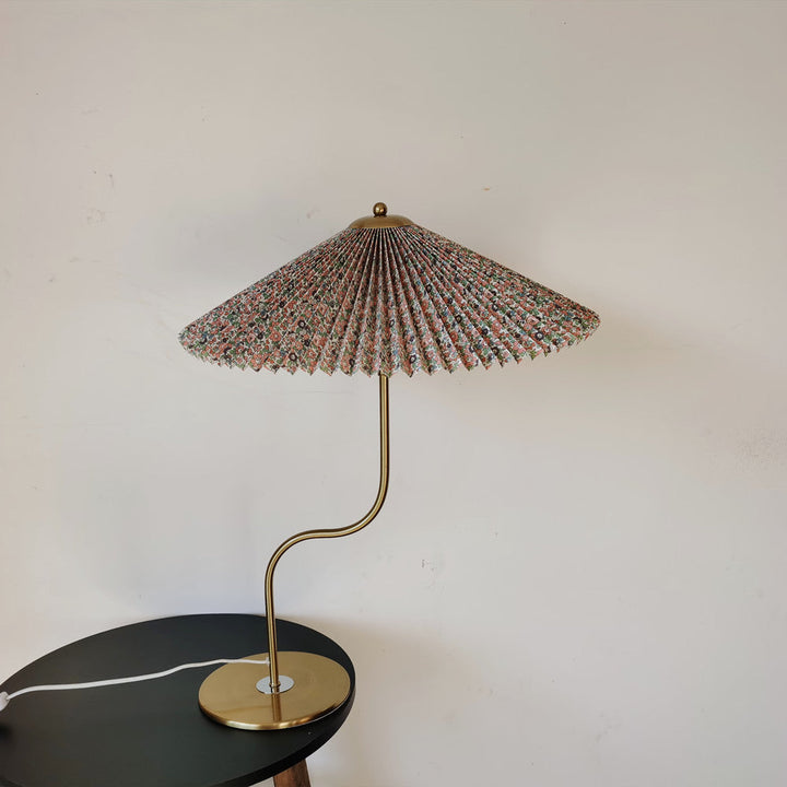 Stilvolle UmbrellaLamp Tischlampe für warmes Ambiente