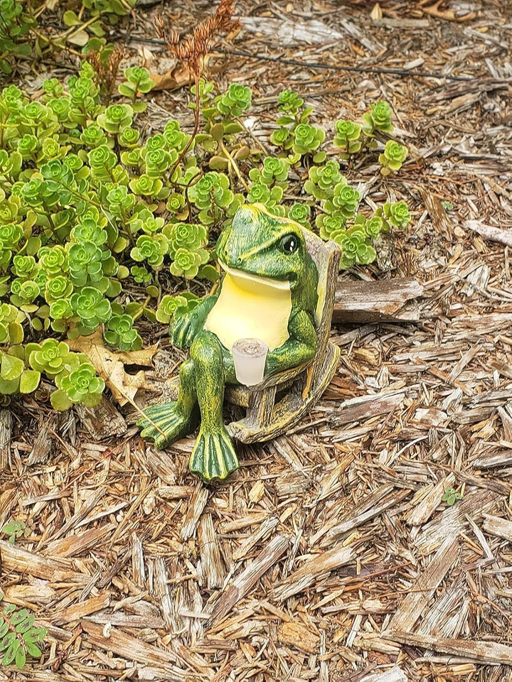 Leuchtender Gartenfrosch für Außendekoration