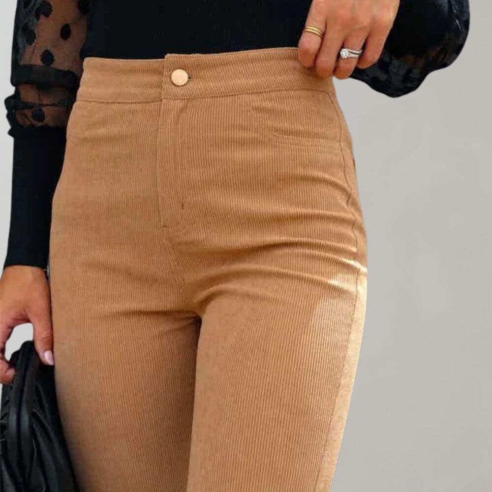 Trendige Cordhose mit weitem Bein