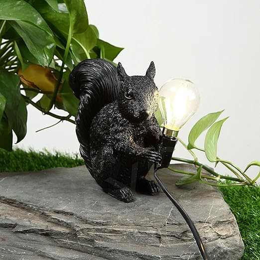 Nordische Designer Tischlampe mit Eichhörnchen-Motiv