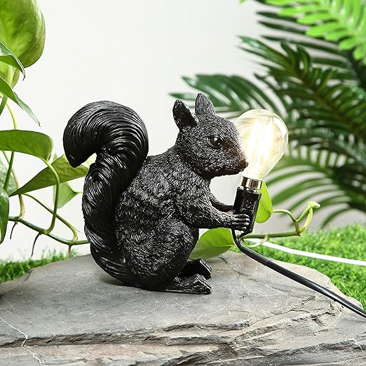 Nordische Designer Tischlampe mit Eichhörnchen-Motiv