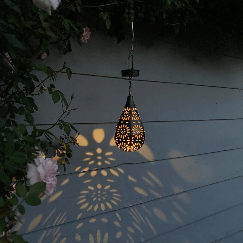 Solar-Außenleuchte: Gartenbeleuchtung mit warmweißem Licht