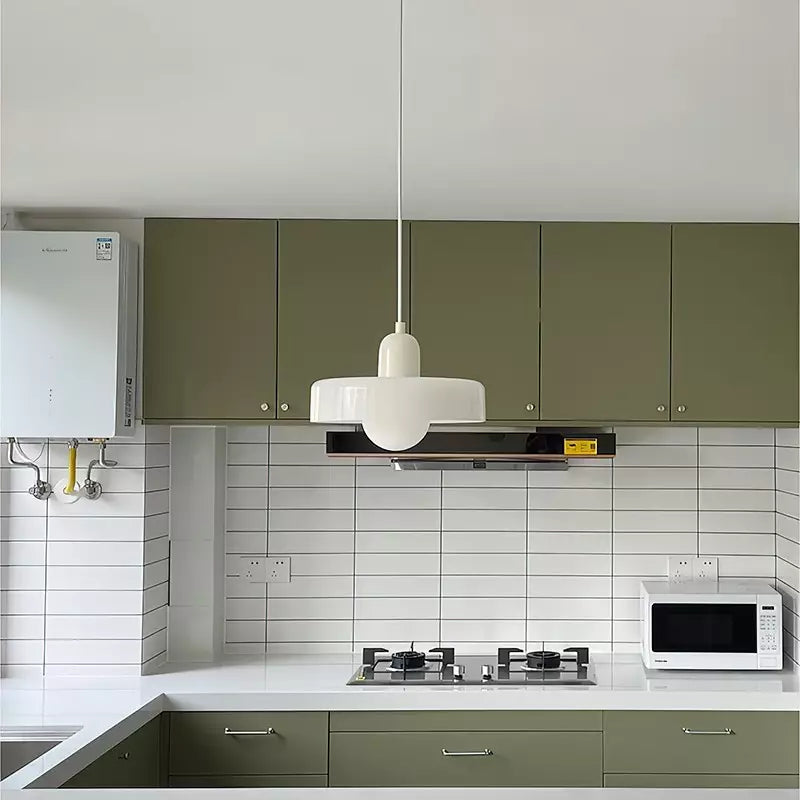 Bauhaus-Pendelleuchte aus farbigem Glas für moderne Inneneinrichtung