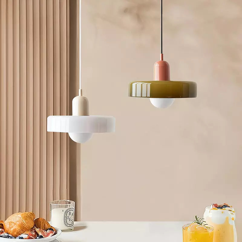 Bauhaus-Pendelleuchte aus farbigem Glas für moderne Inneneinrichtung