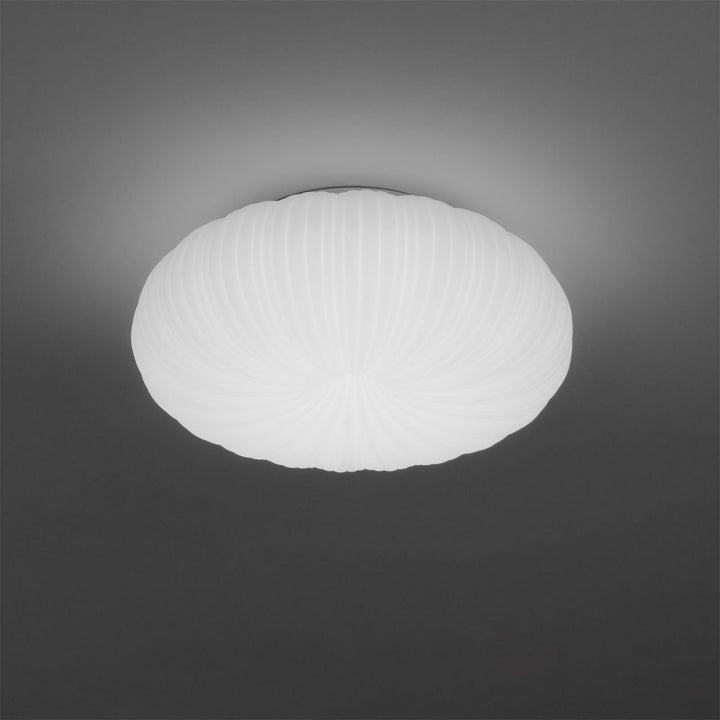Moderne LED-Deckenleuchte mit Fernbedienung