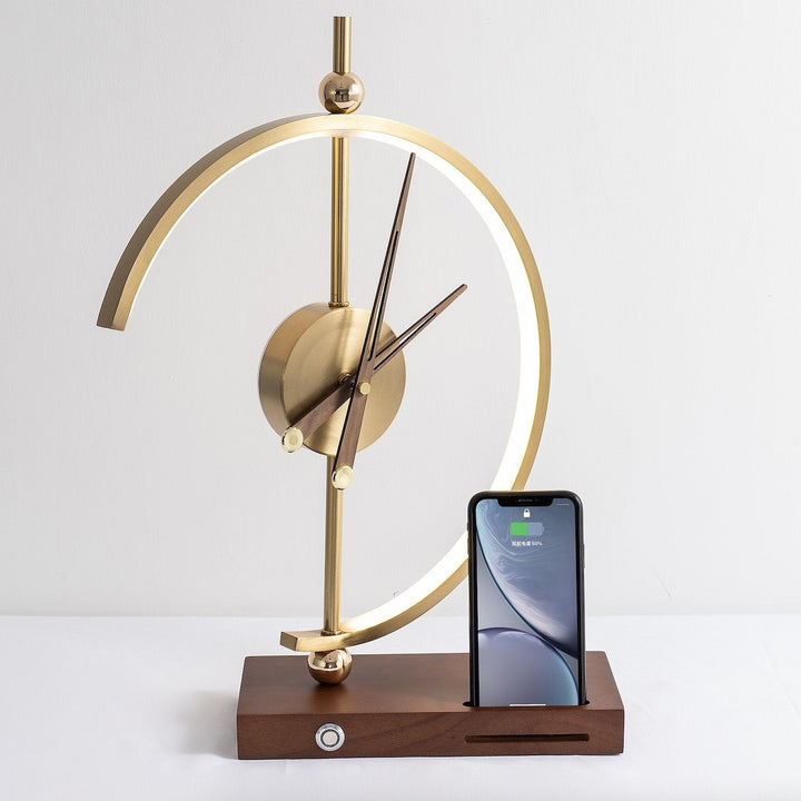 Elegante Tischlampe mit Ladegerät und Uhr