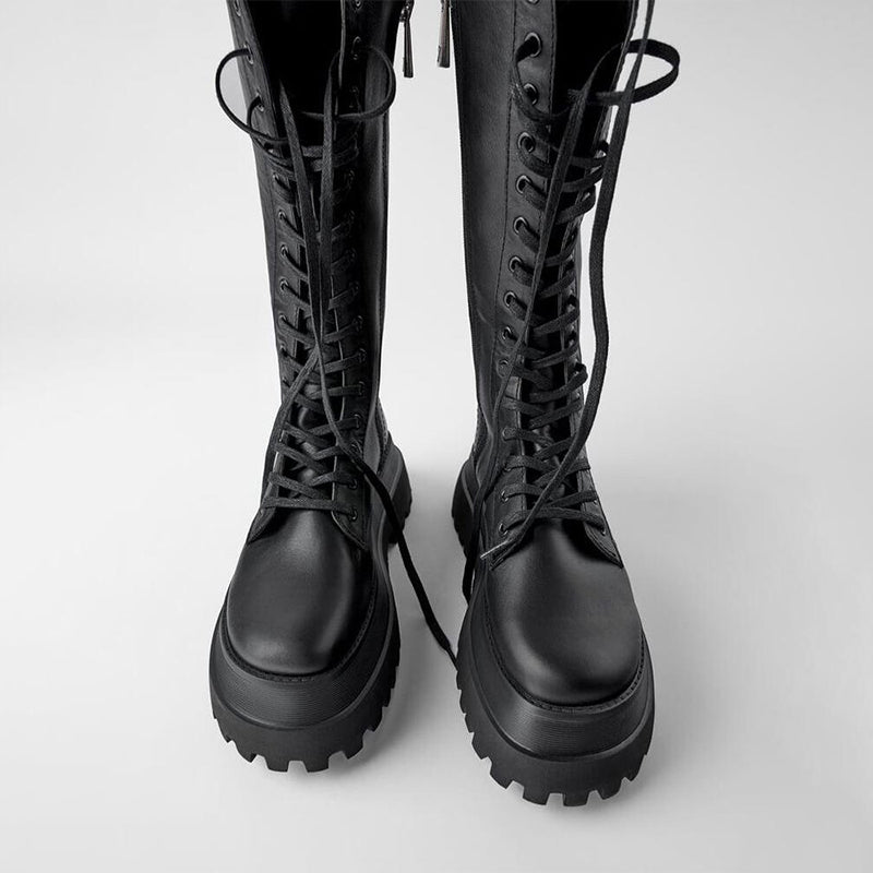 Hohe Damenstiefel Schwarz mit Schnürung und Tracksohle