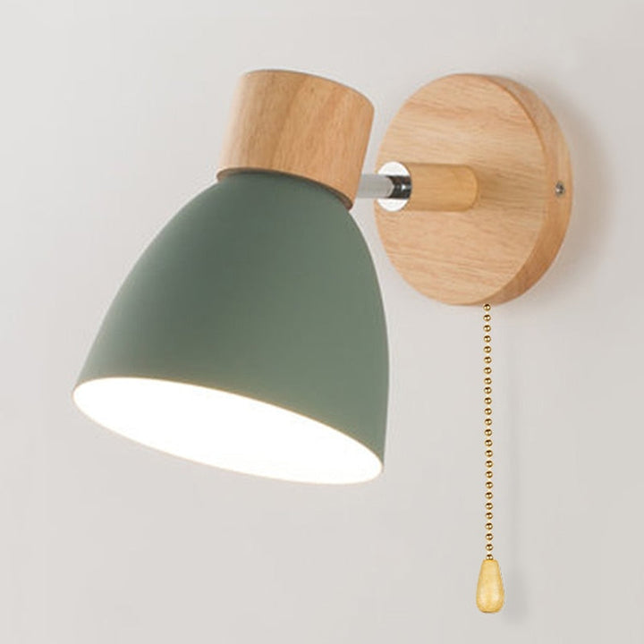 Skandinavische Wandlampe aus Holz für jedes Interieur