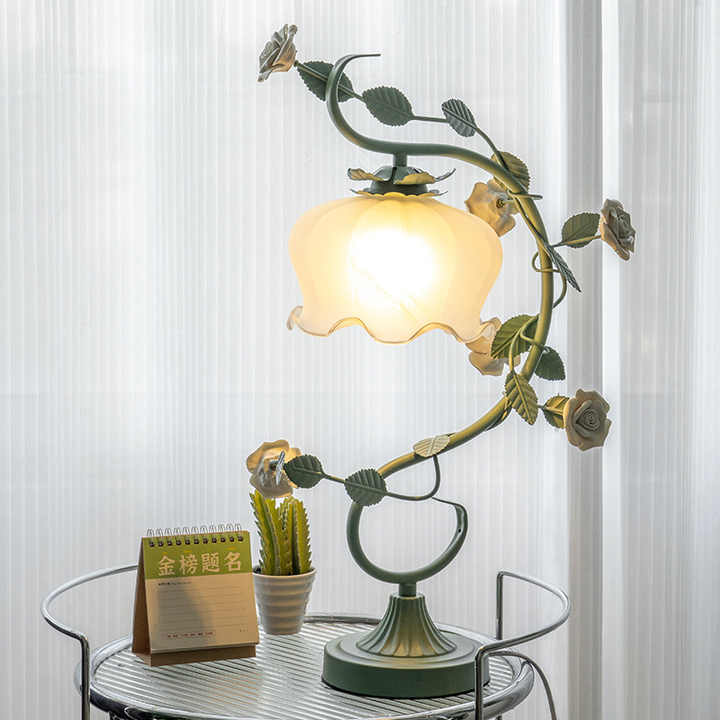 RosaGlo™ - Stilvolle überdachte Rosenlampe für Romantische Räume