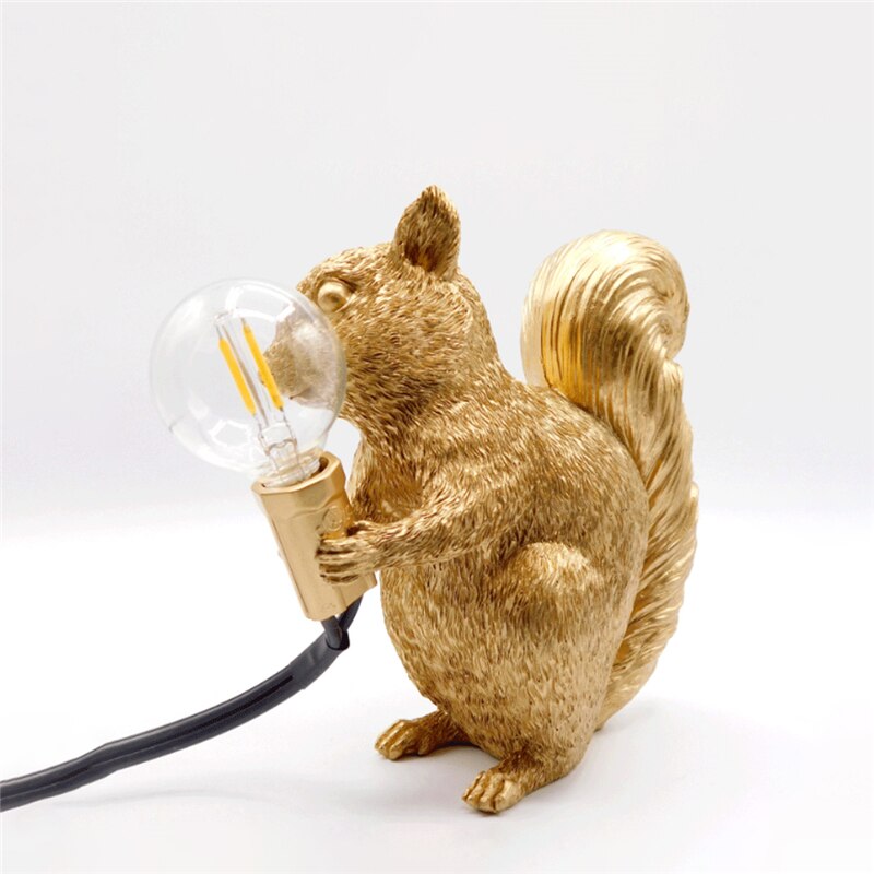 Nordische Designer Tischlampe mit Eichhörnchen-Motiv