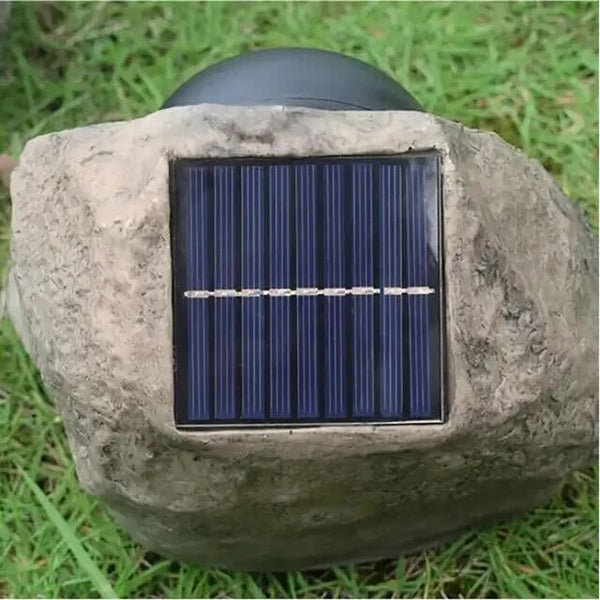 Outdoor Solarlampe in Steinoptik für stimmungsvolle Beleuchtung