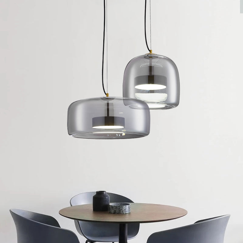 Elegante Glas-Pendelleuchte für Wohn- und Essbereiche