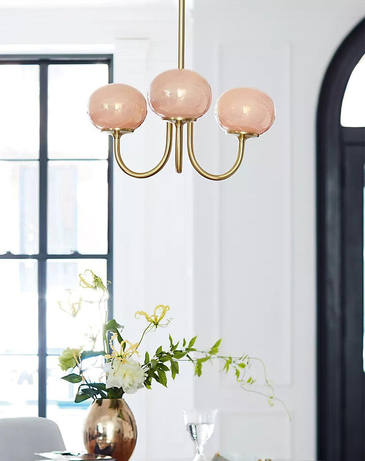 Rosa Glas Kronleuchter mit goldenen Armen, modernes Design, Wohnzimmerbeleuchtung.