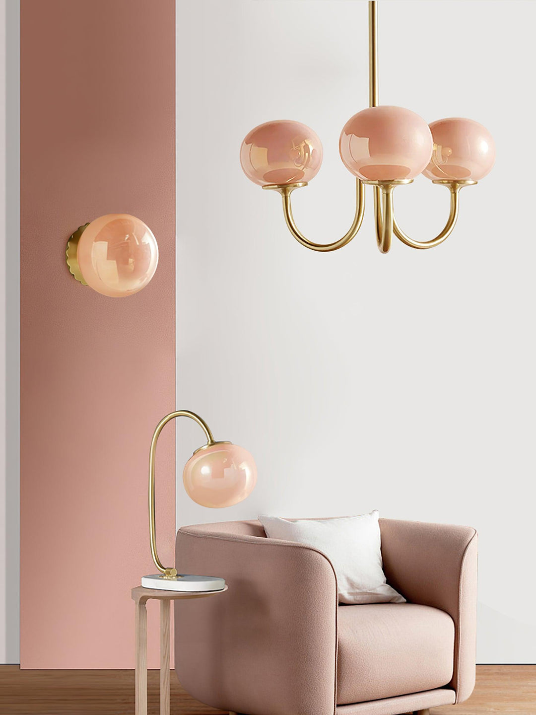 Rosa Glas Kronleuchter, modernes Design, goldene Arme, Wohnzimmerbeleuchtung, stilvoll.