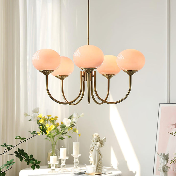 Rosa Kronleuchter mit Glaslampen, Messingrahmen, modernes Design, Wohnzimmerbeleuchtung.