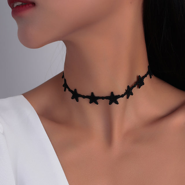 Schwarzes Samt-Choker-Halsband mit Sternen, modisch, Damen, Party-Schmuck, Punk-Stil.
