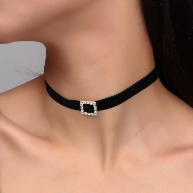 Schwarzer Samt-Choker mit Kristallherz-Anhänger, Damenmode, Punk-Stil, Party-Schmuck.