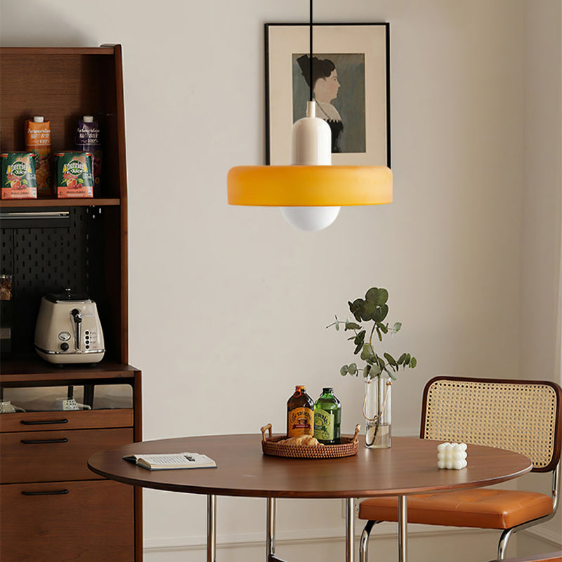 Bauhaus-Pendelleuchte aus farbigem Glas für moderne Inneneinrichtung