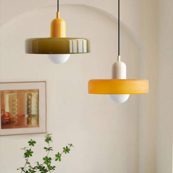 Bauhaus-Pendelleuchte aus farbigem Glas für moderne Inneneinrichtung