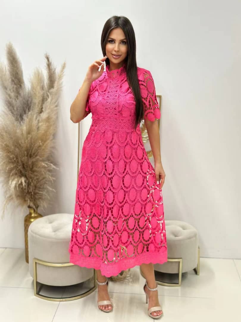 Damen Spitzenkleid mit eleganter Figurbetonung - Verschiedene Farben