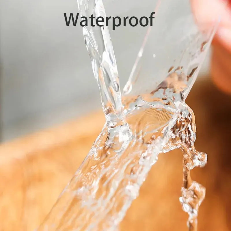 Wasserdichtes transparentes Klebeband, stark haftend, vielseitig einsetzbar, wasserabweisend.