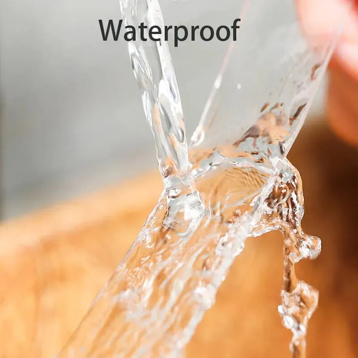 Wasserdichtes transparentes Klebeband, stark haftend, vielseitig einsetzbar, wasserabweisend.