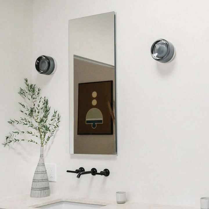Moderne Dimple Sconce Wandlampe aus Acryl und Aluminium