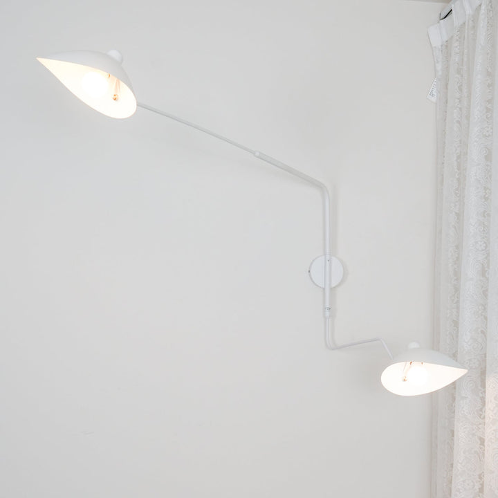 Elegante Serge Mouille Wandleuchte aus Metall