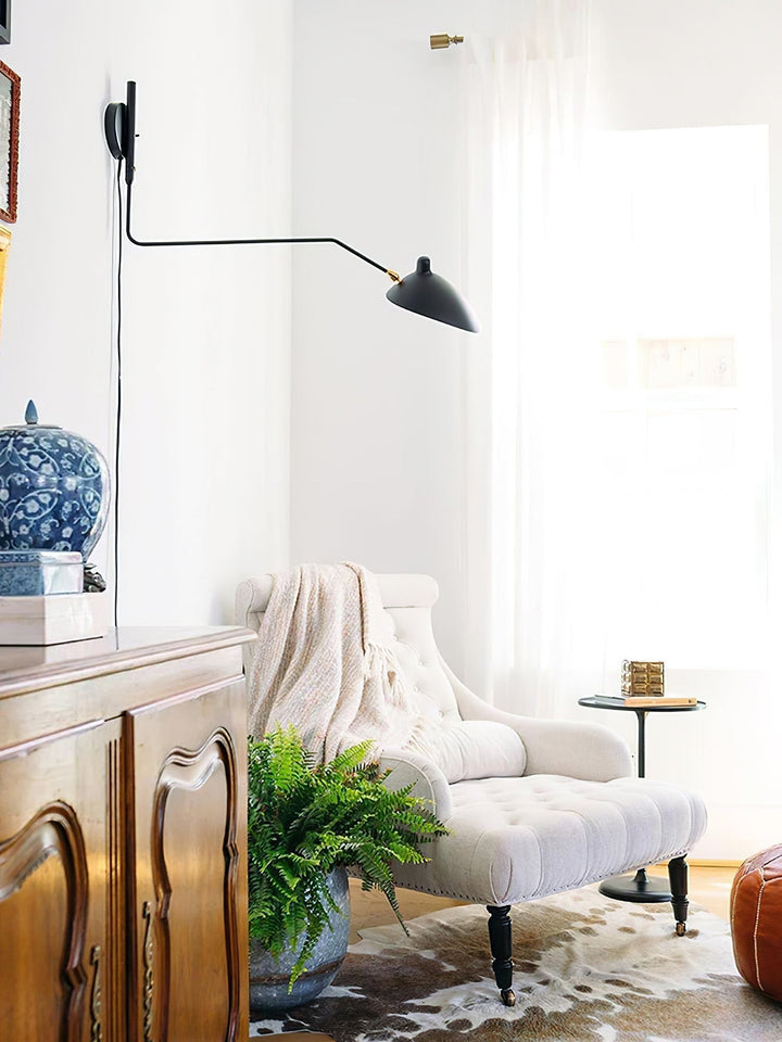 Elegante Serge Mouille Wandleuchte aus Metall