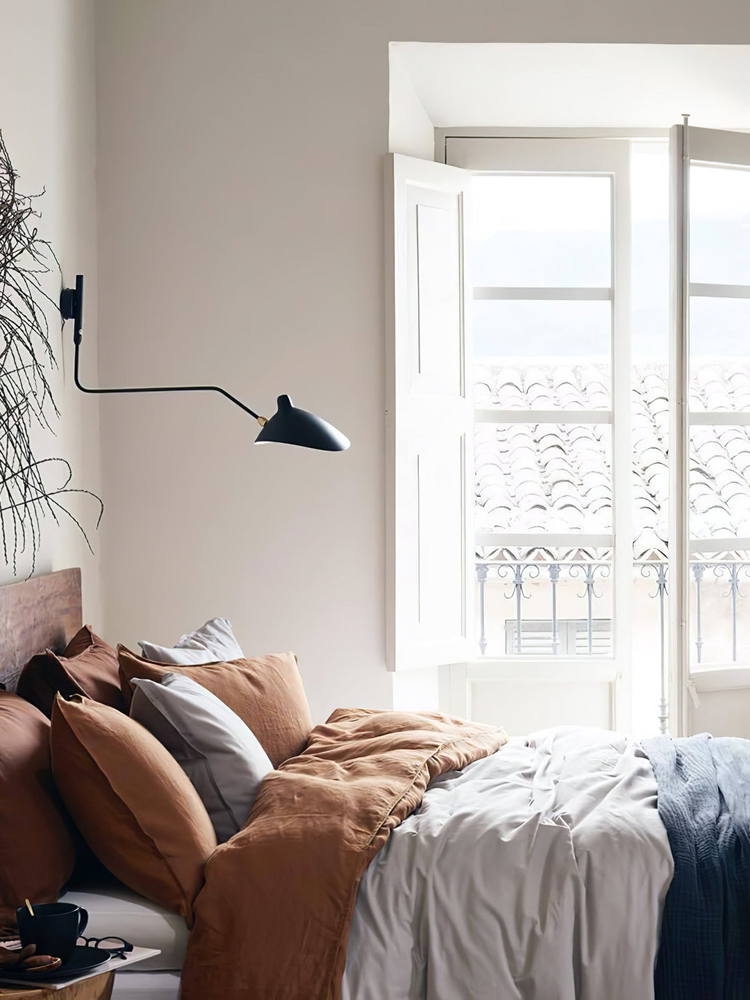 Elegante Serge Mouille Wandleuchte aus Metall