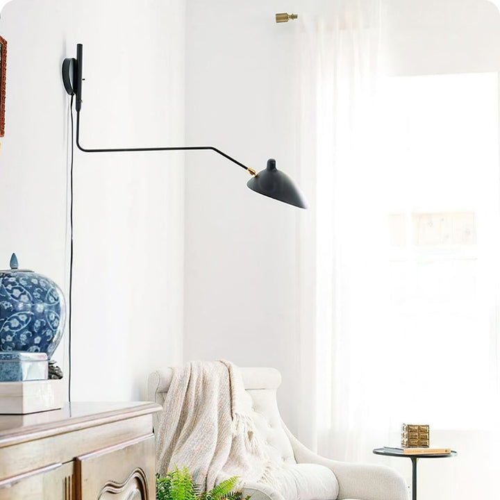 Elegante Serge Mouille Wandleuchte aus Metall