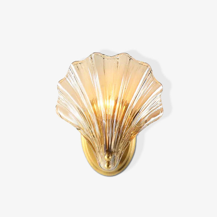 Elegante Muschel-Wandleuchte für nautisches Ambiente