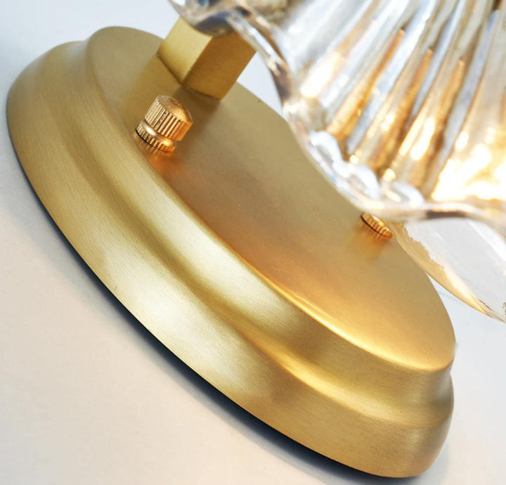 Elegante Muschel-Wandleuchte für nautisches Ambiente