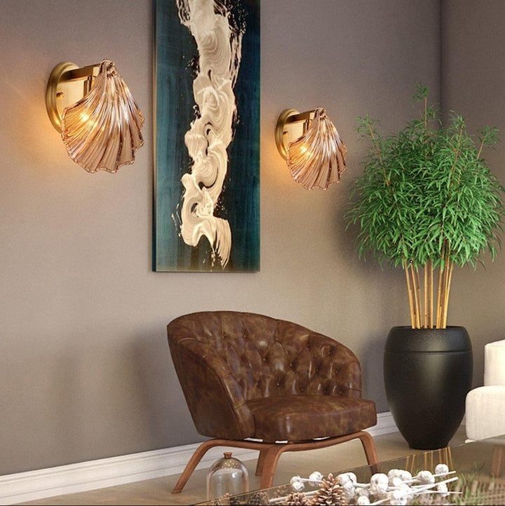 Elegante Muschel-Wandleuchte für nautisches Ambiente