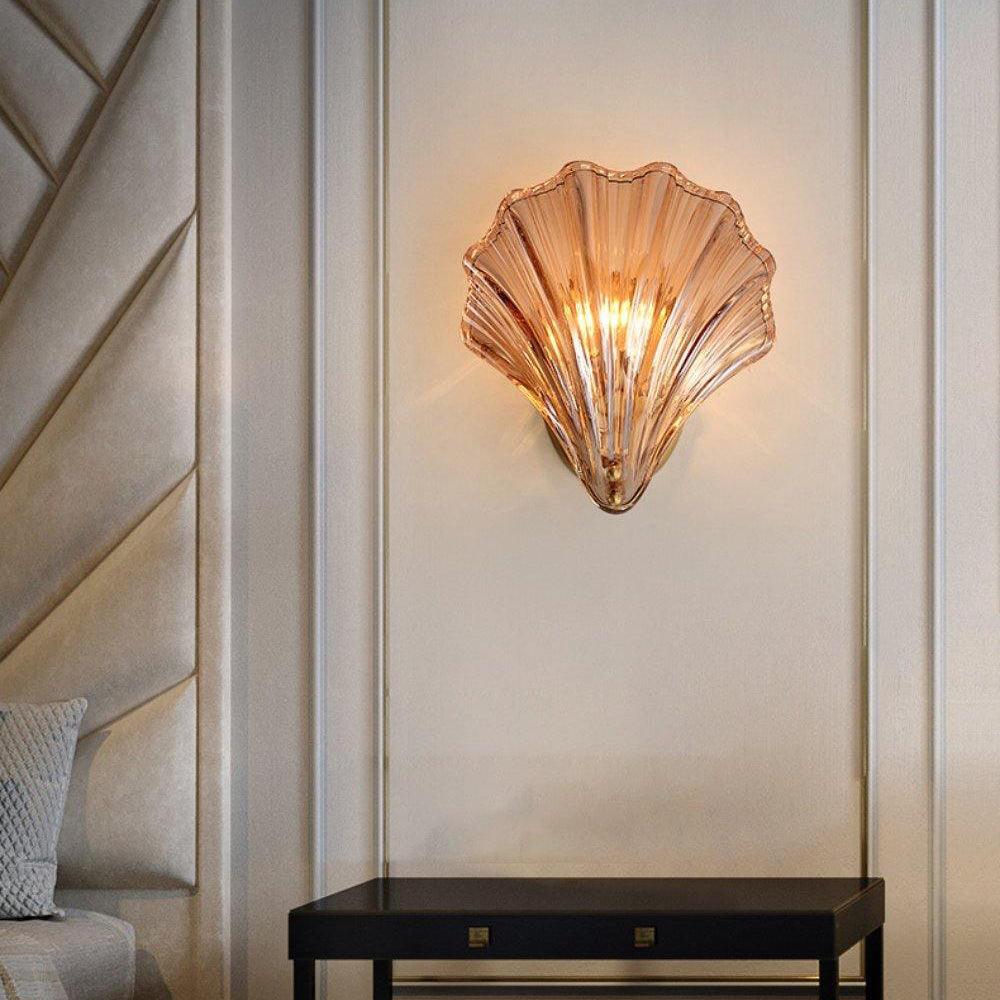 Elegante Muschel-Wandleuchte für nautisches Ambiente