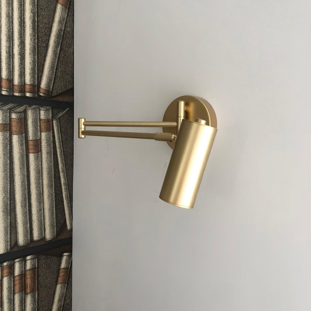 Moderne Schwenkarm-Wandleuchte aus Metall für Zuhause