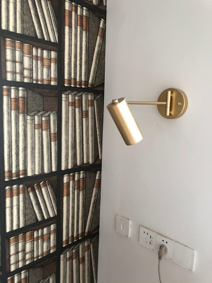 Moderne Schwenkarm-Wandleuchte aus Metall für Zuhause