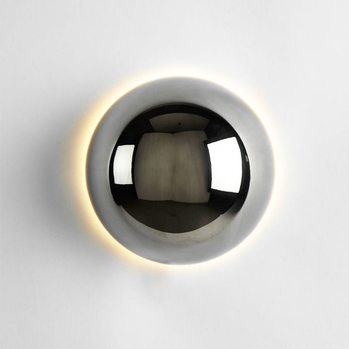 Moderne Bauhaus Wandleuchte mit mittelalterlichem Flair