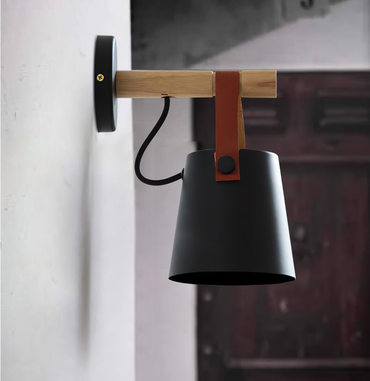 Konische Wandleuchte aus Holz - Skandinavischer Stil